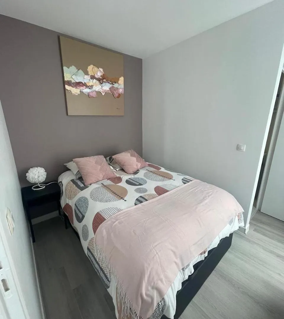 Apartment Montmartre Sacre Coeur Refait A Neuf 18eme - 4 P Paris